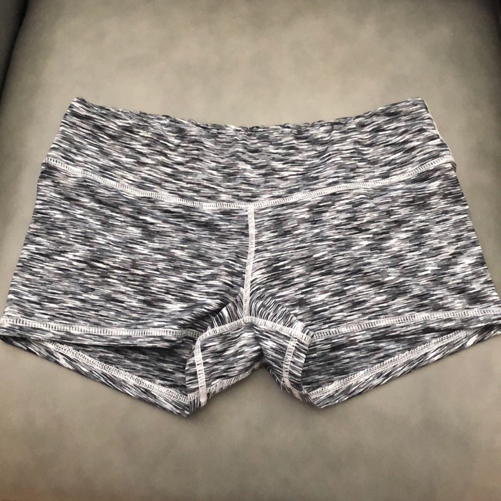 Fleo “tenacious” booty shorts